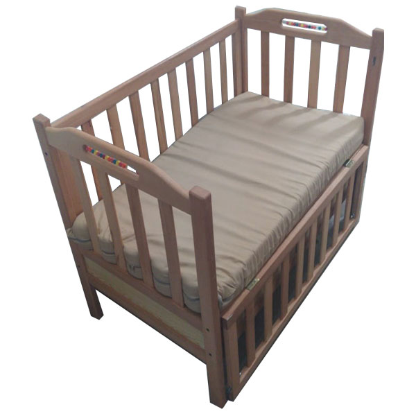 Beech wood bed with toys and drawers next to a movable 110 * 63 cm with the mattress