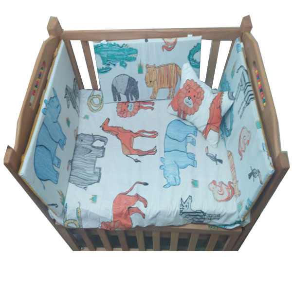 Beech wood bed with toys and drawers next to a movable 110*63 cm with mattress + full bedding set
